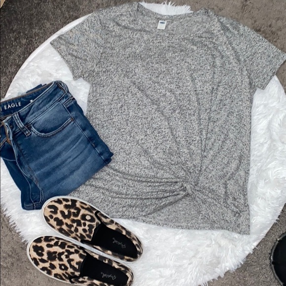 Old Navy Tops - ✨Old navy grey T-shirt with knotted tie in front.
